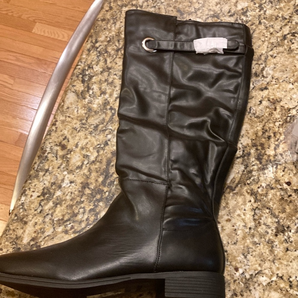 Avon boots black super cute new in packaging